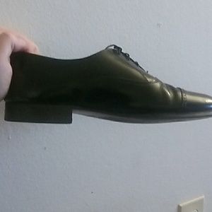 Bostonian dress shoes with cap toe